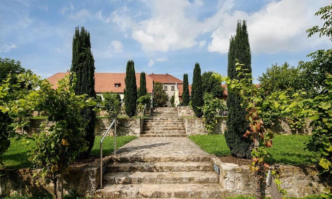 Auerstedt Hotel | Enchanting Romantik Schlossgut Auerstedt with Ocean Views