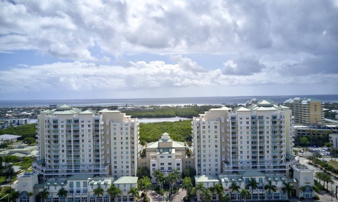 Boynton Beach Apartment | Experience Oceanfront Bliss at Our 1BR/1BA Condo