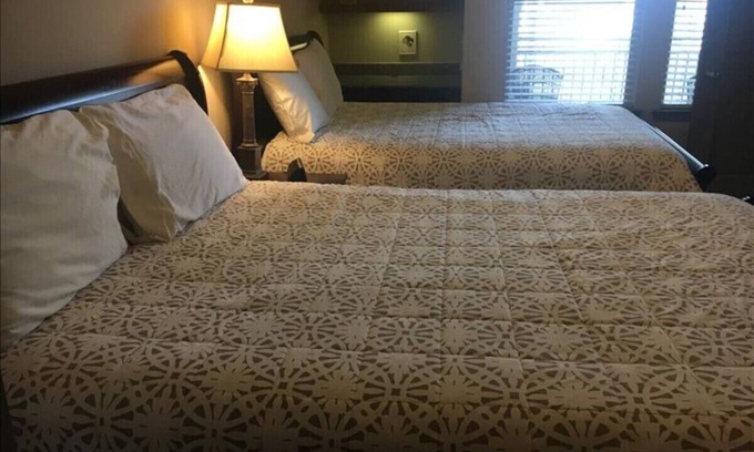 Grogan's Mill Apartment | Inviting 2 Bedroom Condo with Kitchen in The Woodlands