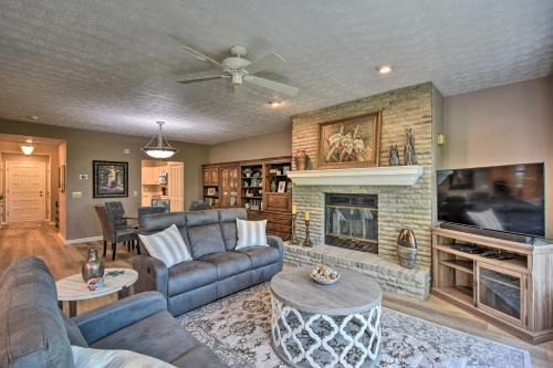 Salem Apartment | Relaxing Resort-Style Condo with Balcony at Lake Keowee