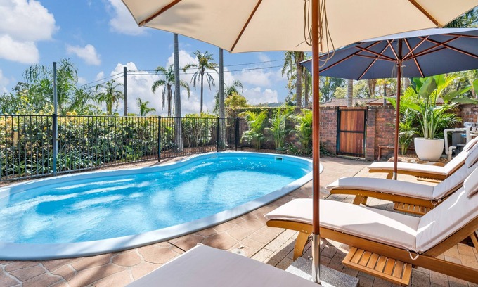 Daleys Point House | Relaxing Resort Style House with Pool Near Beautiful Beaches