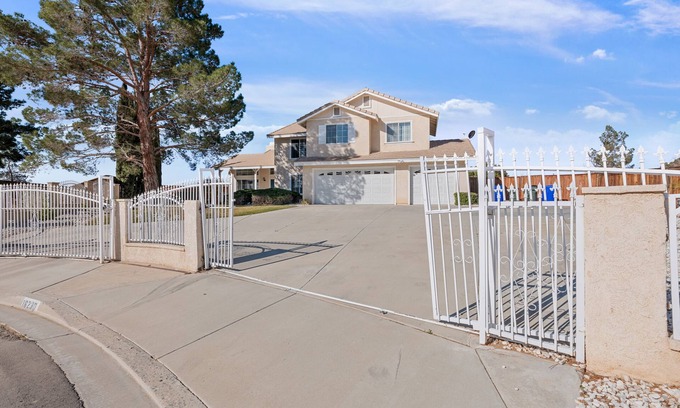 Apple Valley House | Top-Rated Resort Style House in High Desert with Pool