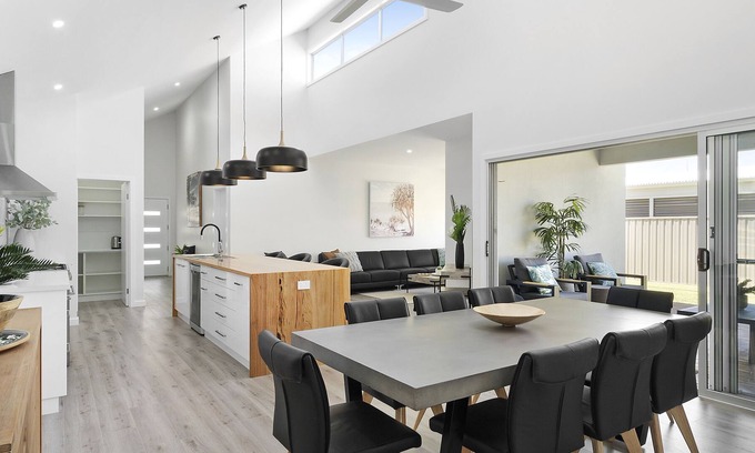 Waterhouse House | Top-Rated Resort Style Retreat in Beautiful Robe