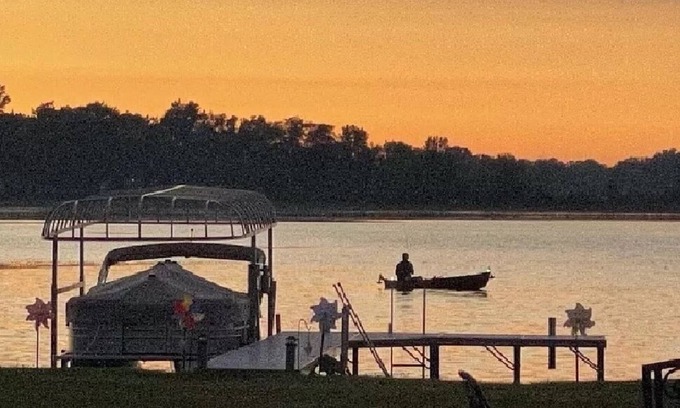 Salem Lakes House | Resort Style Lake Front Home. Pontoon Available.