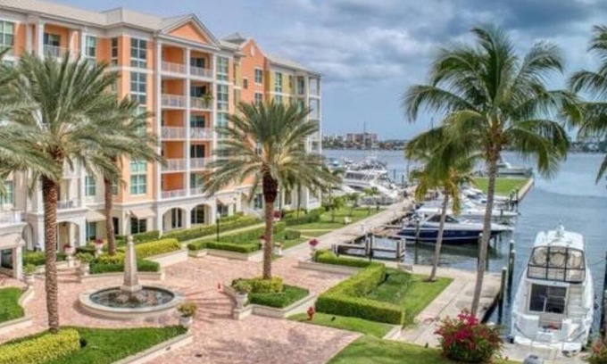 East Ocean Ave Condo | Beachside Retreat with Pool & Spa, Rated 9.6/10 by Guests