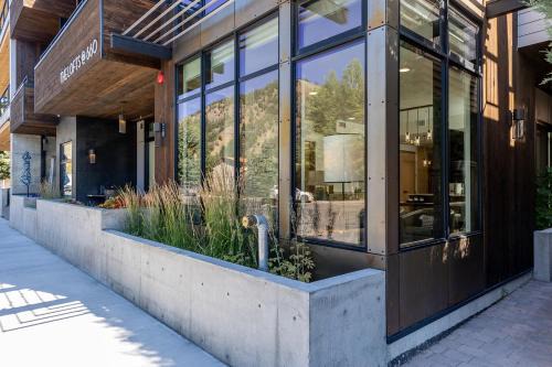 Ketchum House | Elegant Resort-Style Retreat in Ketchum with Family Amenities