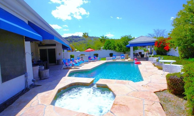 Pinnacle Hill House | Relaxing Mountain View Resort with Pool, Spa & Golf Access