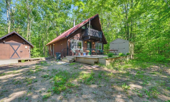 Elmira Cabin | Resort-Style Perks - Cabin in Lakes of the North!