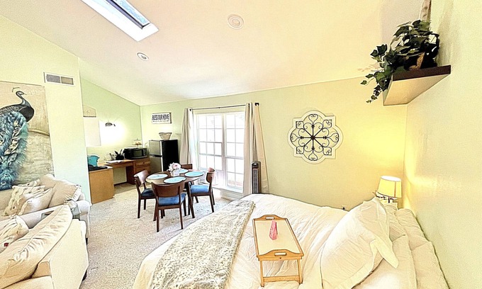 Conroe Apartment | Exceptional Private Studio Overlooking the Golf Course