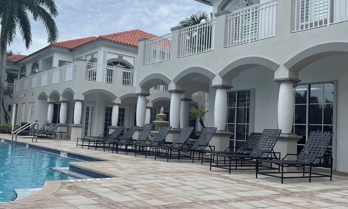 Palm Beach Gardens Condo | Top-Rated Ocean View Resort Style Condo with Pool & Spa
