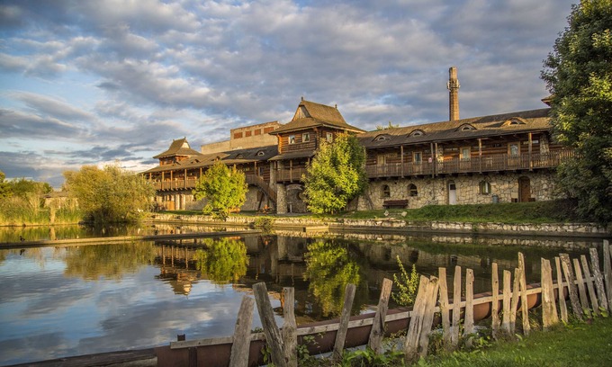 Uzice House | Relaxing Stay at Resort Svět with Spa and Family Amenities