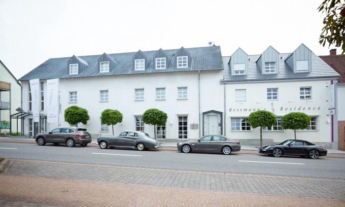 Kirkel Hotel | Welcoming Ressmann's Residence: Family-Friendly Retreat