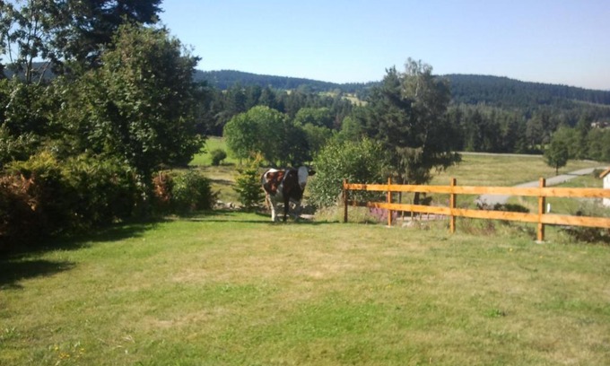 Saint-Regis-du-Coin Apartment | Reconnect with Nature: Child-Friendly Retreat Awaits