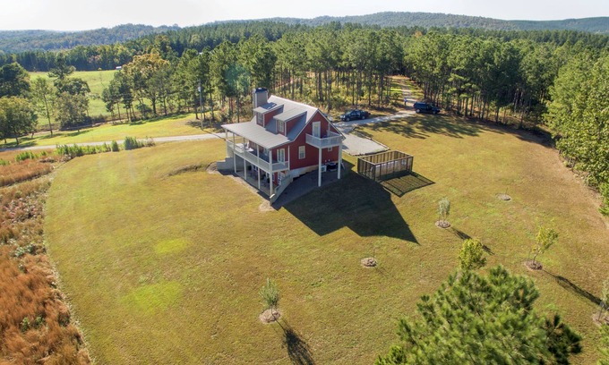 Ranburne House | Serene Getaway in the Appalachian Foothills with Spa Offerings