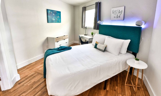 The Roads Condo | Relax and Explore: One Bedroom with Free Parking Awaits