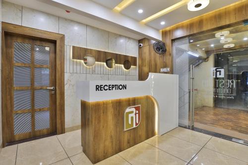 Sayajiganj Hotel | Budget-Friendly Rest Inn Dormitory with On-Site Dining