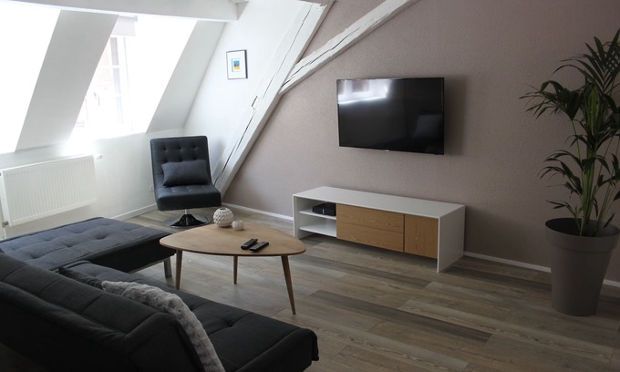 Old Town Apartment | Cozy Cottage in Colmar - Guest Rated 9.8, Pet Friendly