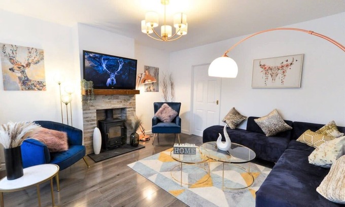 Cambridge House | Sleep Under the Stars on a Super-King Bed in Comfort
