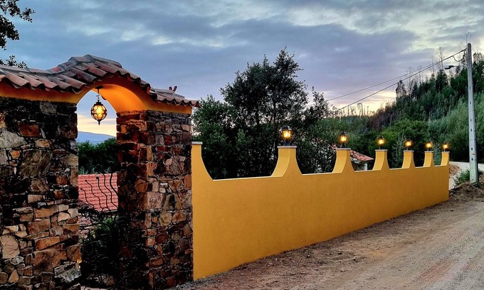 Lousa Apartment | Relax and Unwind in the Countryside, Steps from the River