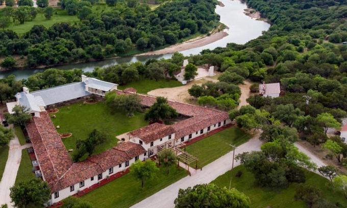 Mineral Wells Cabin | Relax at Rest Yourself River Ranch with Ocean View Amenities
