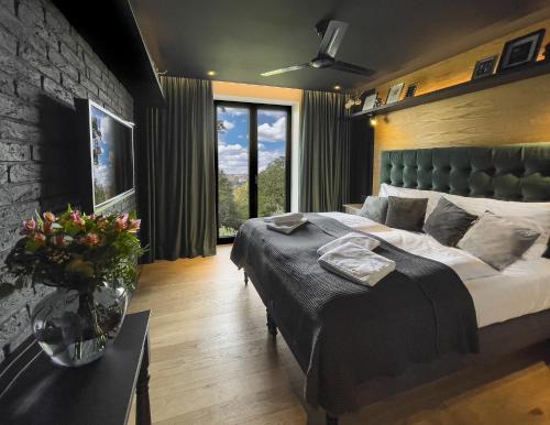Sternberk House | Pet-Friendly Retreat at Restaurant a Pension u Hradu