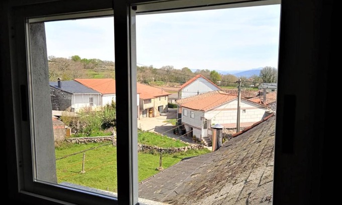 A Teixeira House | Cozy Restaurante-Pensión Valilongo with Breakfast for Guests