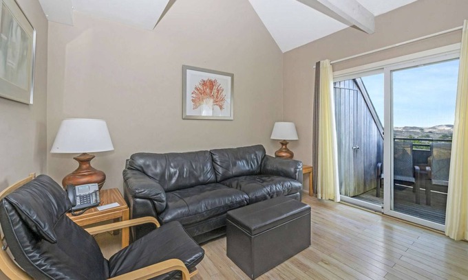 Napeague Apartment | Relaxing 1BR Loft with Ocean View, Steps from the Beach