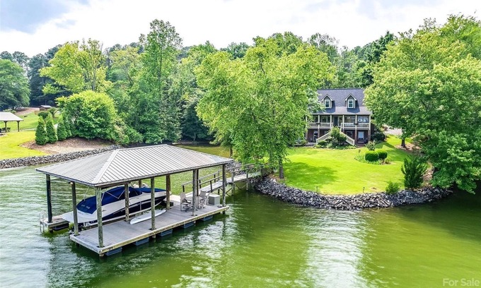 Rock Hill House | Perfect Lakefront Retreat on Lake Wylie, Close to Charlotte