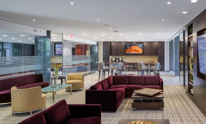Crystal City Apartment | Modern Crystal City Apartment with Pool and Family Amenities