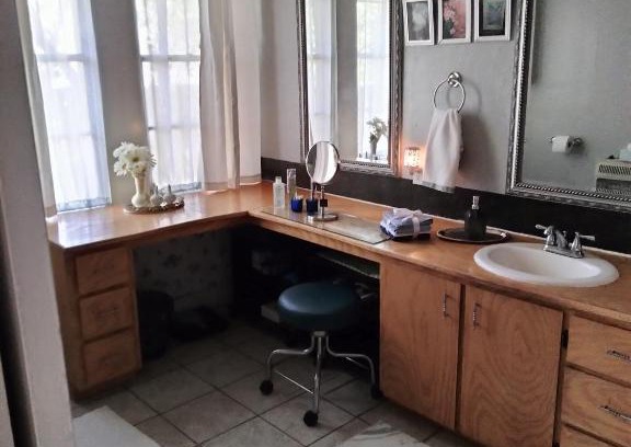 Ruston House | Pet-Friendly Haven with Exceptional 9.8/10 Guest Rating