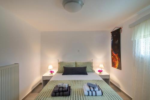 Megas Gialos Apartment | Relaxing Retreat at Restia Seaside Apartment near the Beach
