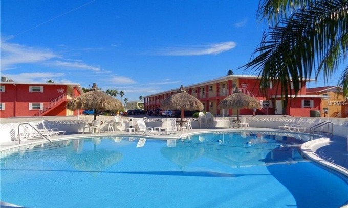 Sunset Beach Condo | Relaxing by the Sea: Oceanfront Haven with Top Amenities