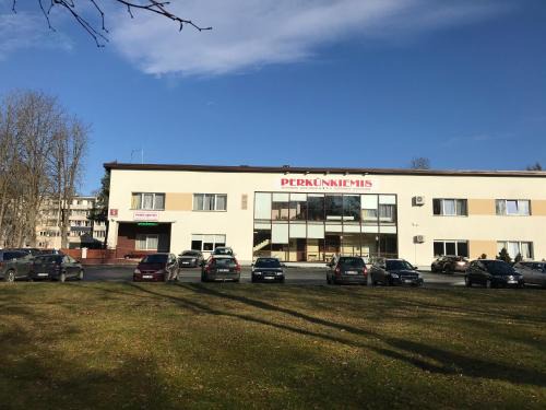 Elektrenai Hotel | Cozy Guest House Perkūnkiemis with Restaurant & Pet-Friendly