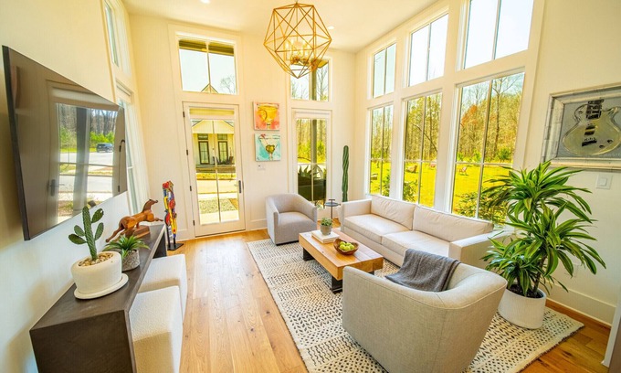 Palmetto House | Serenbe Getaway: Eco-Friendly Retreat with Exclusive Amenities