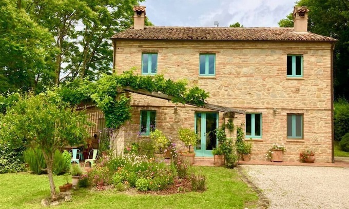 SantʼAngelo in Pontano House | Restored Farmhouse with Pool and Scenic Mountain Views
