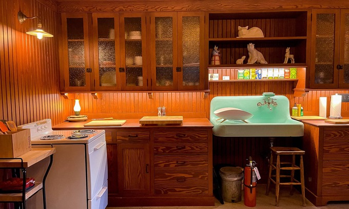 Nob Hill House | Historic Dog-Friendly Retreat with Pool Table & Prime Location