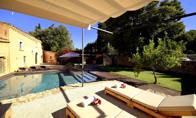 Buger House | Modern Finca Retreat with Pool & Spa, 10 KM to Beach