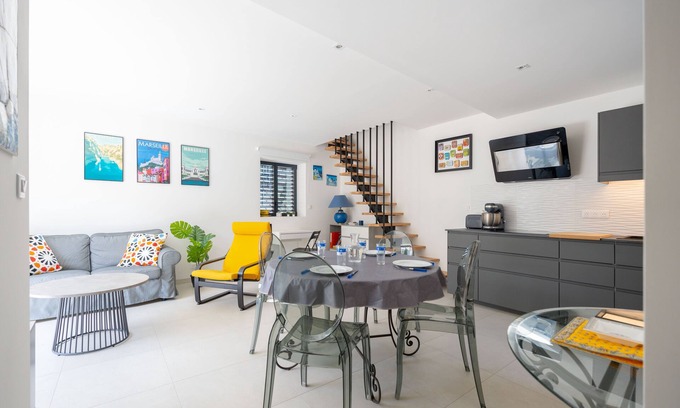 8th Arrondissement House | Cozy Retreat Steps from Marina and Beach with Pool Access