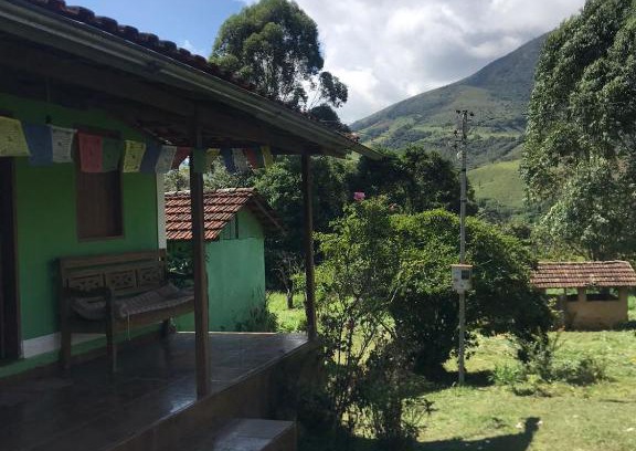 Aiuruoca House | Cozy Retreat at Retiro na Mantiqueira - Pet Friendly Getaway