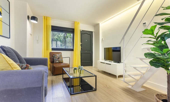 Retiro Apartment | Elegant Retiro V Apartment with Spa & Family Amenities