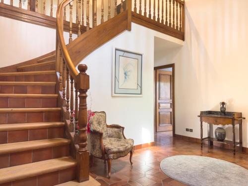 Gingsheim House | Family-Friendly Eden: 3 Bedrooms & Private Garden Oasis