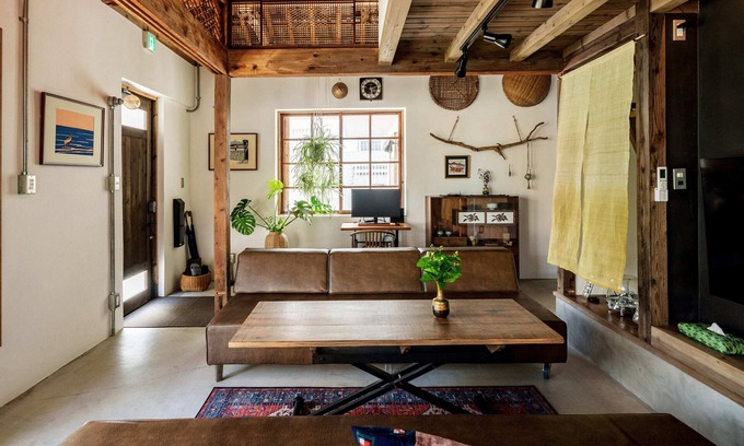 Okinawa House | Discover a Cozy Inn with Ocean Views, 3 Minutes to the Sea