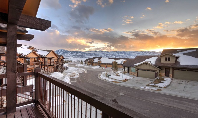 Park City House | Modern 4-Bedroom Retreat with Private Hot Tub & Lake Views