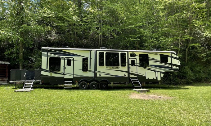 Fairview House | Perfect Getaway at Retreat at Garren Creek - Pet Friendly!