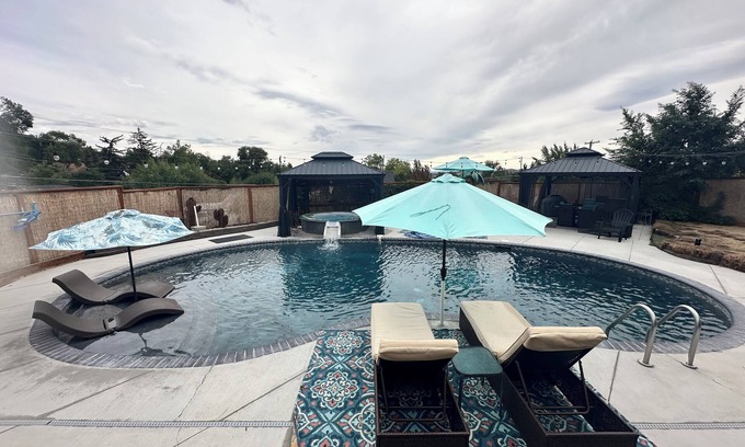 Altamont House | Experience Tranquility at Our Oasis with Year-Round Amenities
