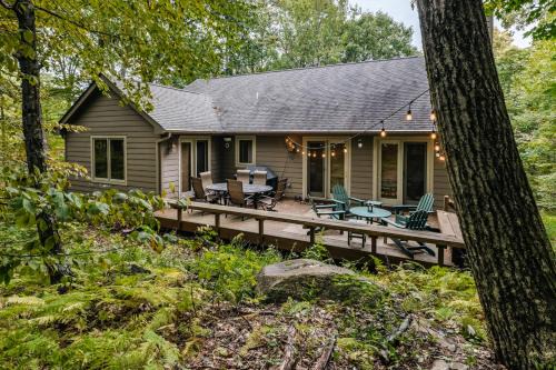 Nellysford House | Guest Rated 10/10 Retreat at Wintergreen with Pool Access