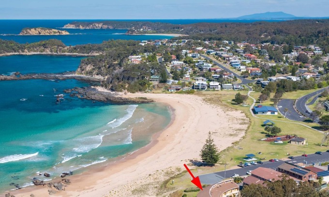 Malua Bay Apartment | Beachfront Retreat with Ocean View & Family-Friendly Amenities