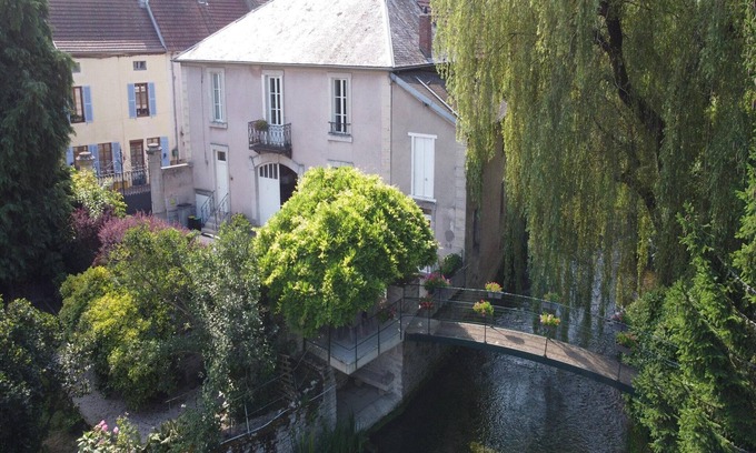 Bligny sur Ouche House | Tranquil Holiday Home Steps from the Forest, Rated 10/10