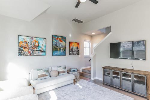 Bouldin House | Retreat in Bouldin Creek Walkable to restaurants