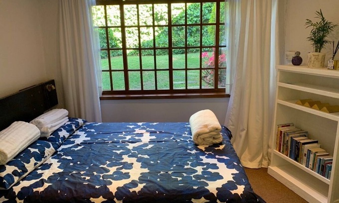 Greater Johannesburg Metropolitan Area Cottage | Peaceful Retreat on 5th with Pool and Breakfast in Melville